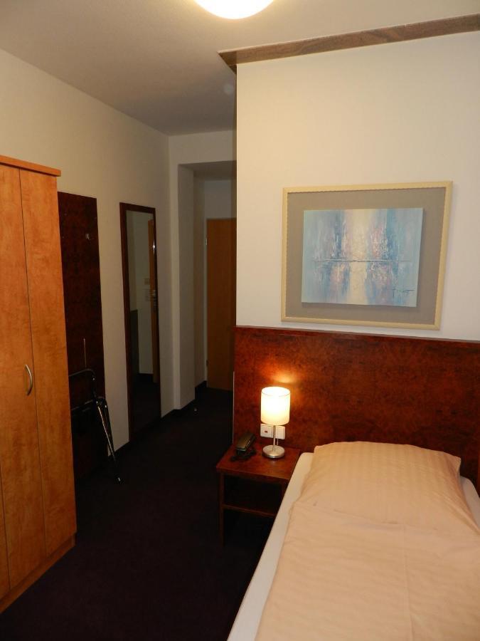 Breslauer Hof Am Dom Hotel Cologne Room photo